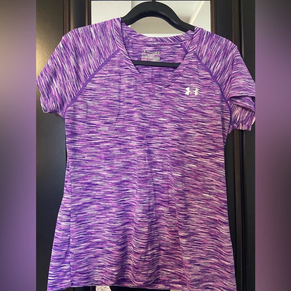 Under Armour Medium HeatGear Semi-Fitted V-Neck in Neon Purple